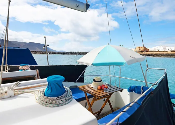 Πλωτό κατάλυμα Babieca Caleta de Sebo